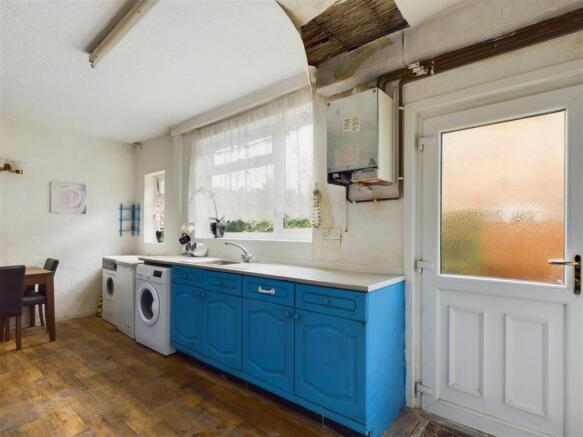 BREAKFAST KITCHEN