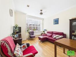 Flat 4, 25 31 Byron Court, South Street, Romford RM1 1NJ