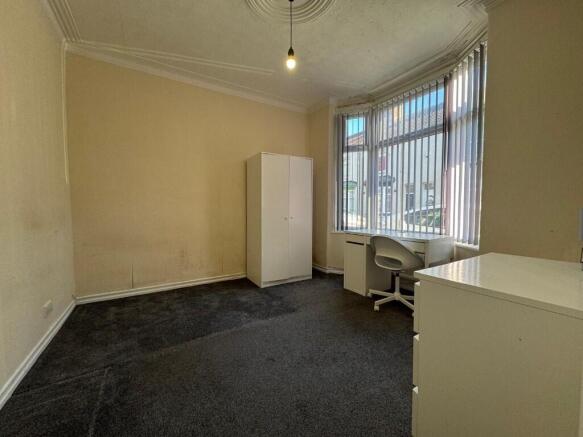 4 bed Terraced to rent Image 5