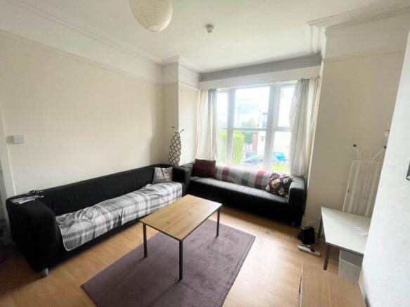 1 bed House Share to rent Image 6