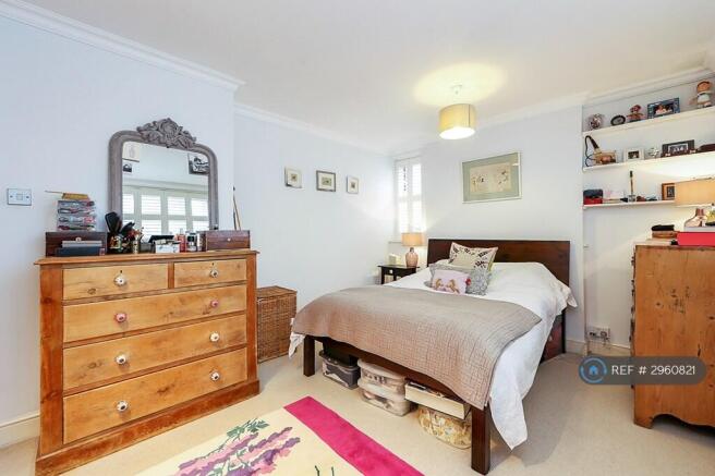 Room 1 - Bright & Modern - Fully Furnished