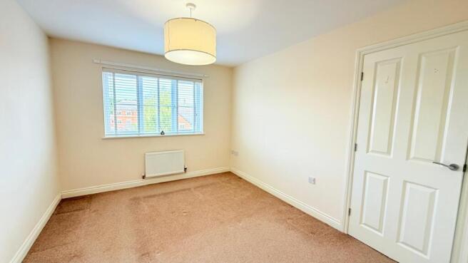 3 bed Town House for sale Image 9