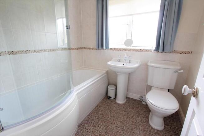 Family Bathroom.JPG