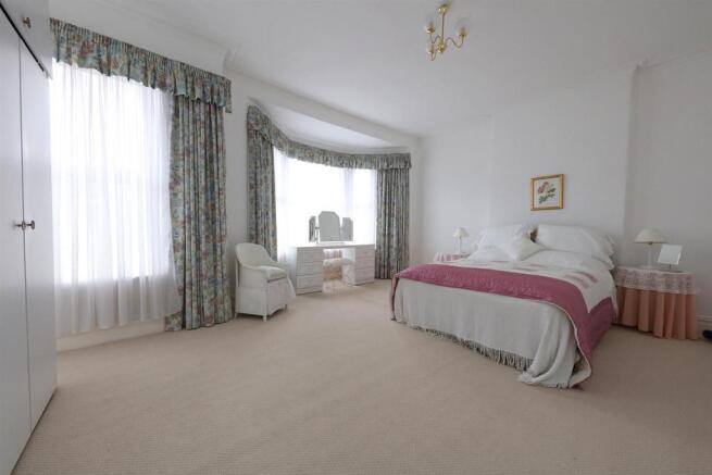 72Wyndham Cres. 0931