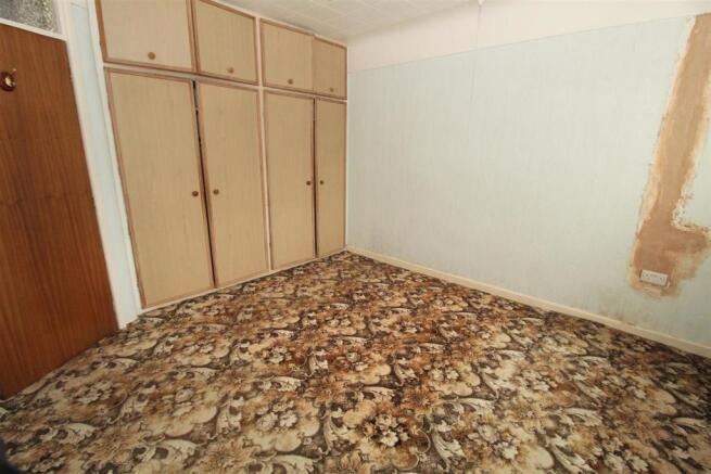 Bed1a.JPG