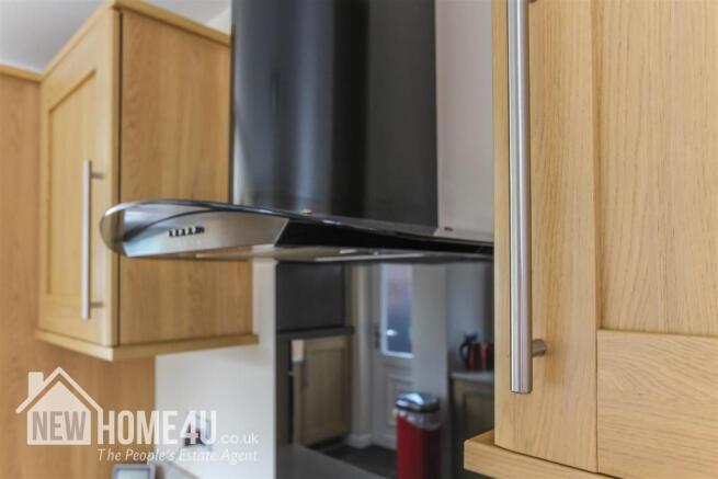 KITCHEN / DINING: