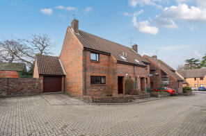 6, Russet Court, Kingswood GL12 8SG