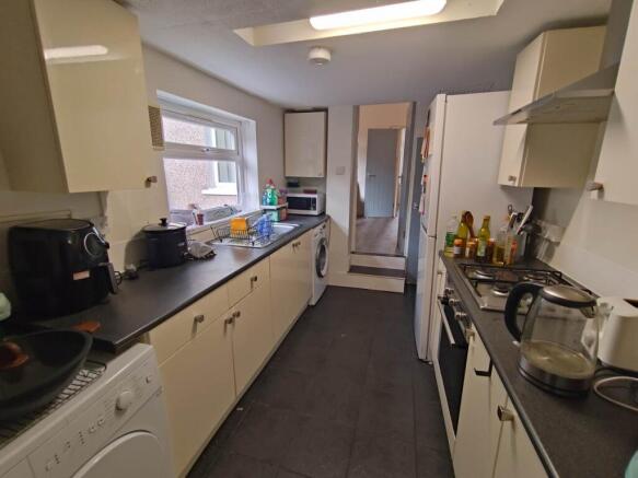 Kitchen (2)