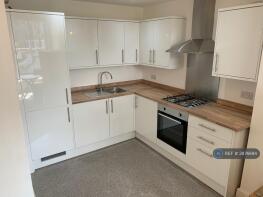 2b, Oakwood Lane, Roundhay, Leeds LS8 2JQ