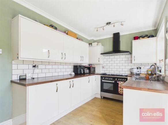 3 bed Detached for sale Image 10