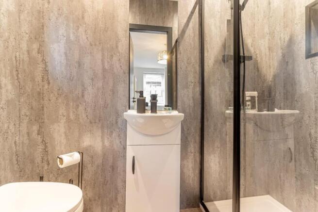 9 bed Town House for sale Image 7