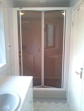 En-suite to Bedroom Two