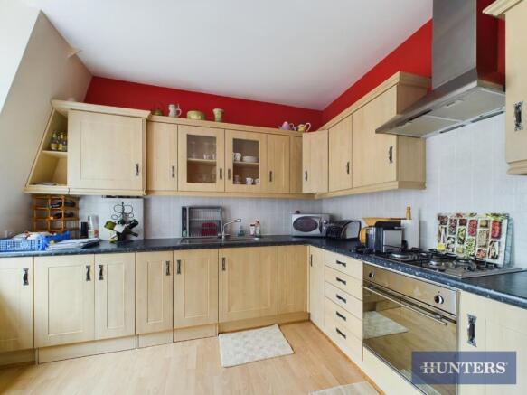 2 bed Apartment to rent Image 5
