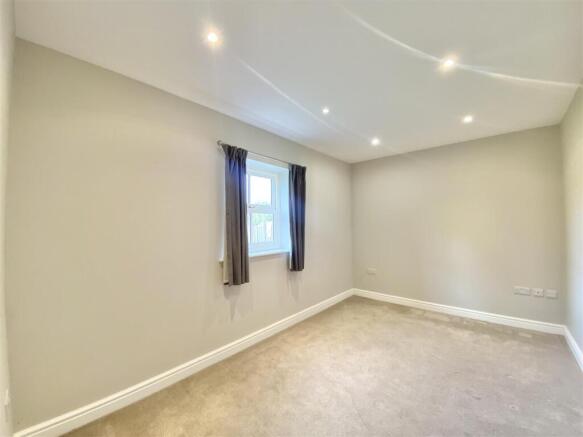 4 bed Detached for sale Image 4
