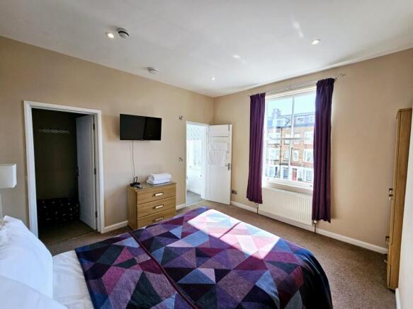 6 bed Block of Apartments for sale Image 12