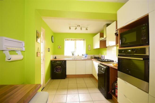 Kitchen/ Breakfast Room