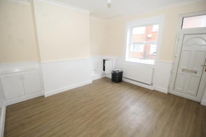 2 bed Terraced to rent Image 4