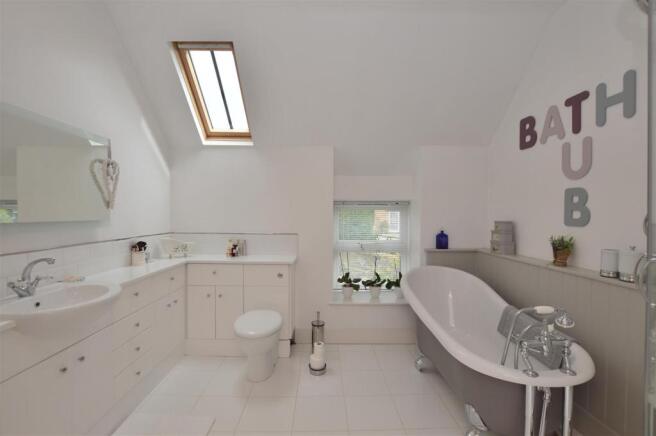 Spacious Bathroom