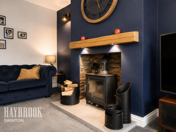 5 bed Detached for sale Image 7