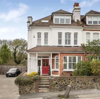 Fitzjohn Avenue, High Barnet, Hertfordshire, EN5