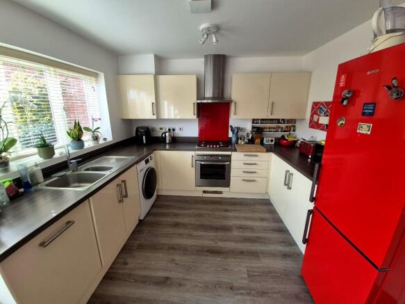Photo 3