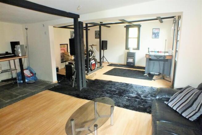 Former Garage/Hobbie