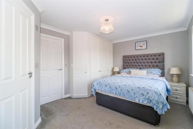 4 bed Town House for sale Image 10