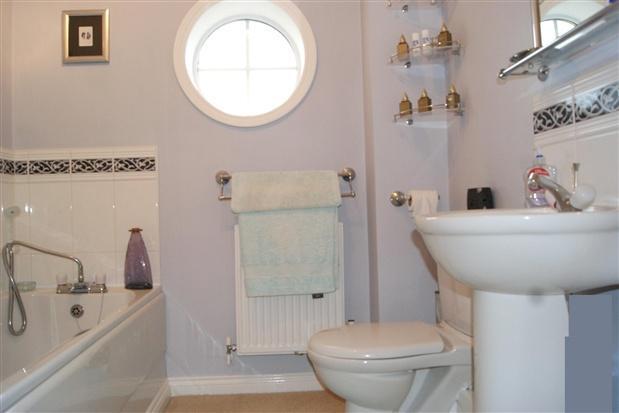 Bathroom p1