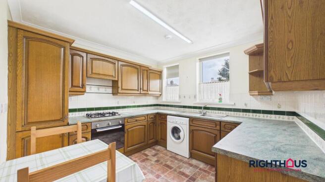 3 bed Semi-Detached to rent Image 7