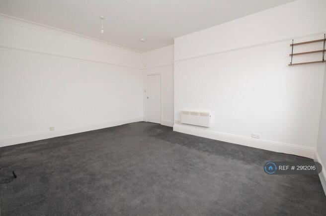 1 bed Flat to rent Image 6