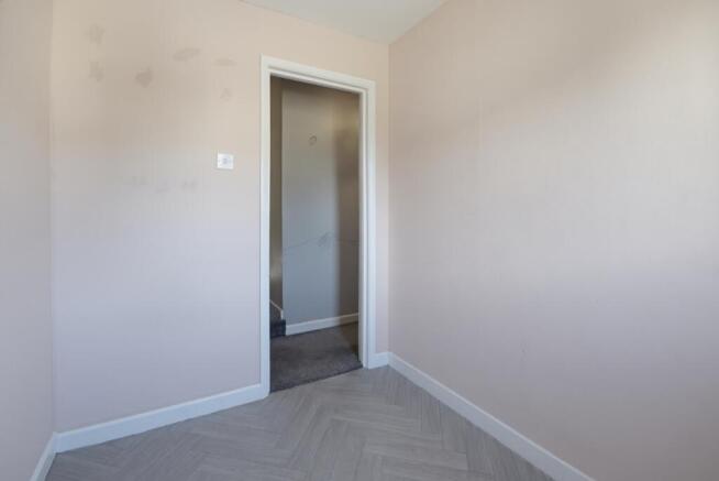 4 bed Semi-Detached for sale Image 10