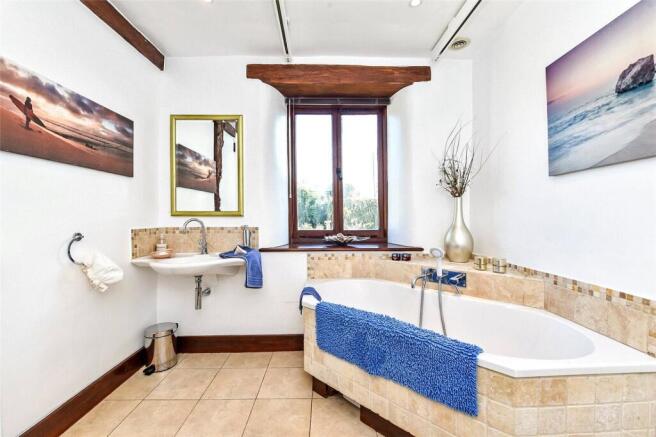 En-Suite Bathroom