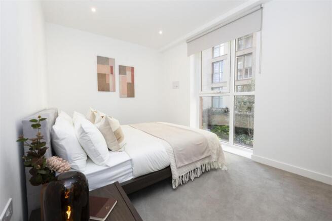 RENTAL SHOW FLAT