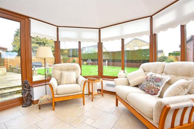 4 bed Detached for sale Image 9