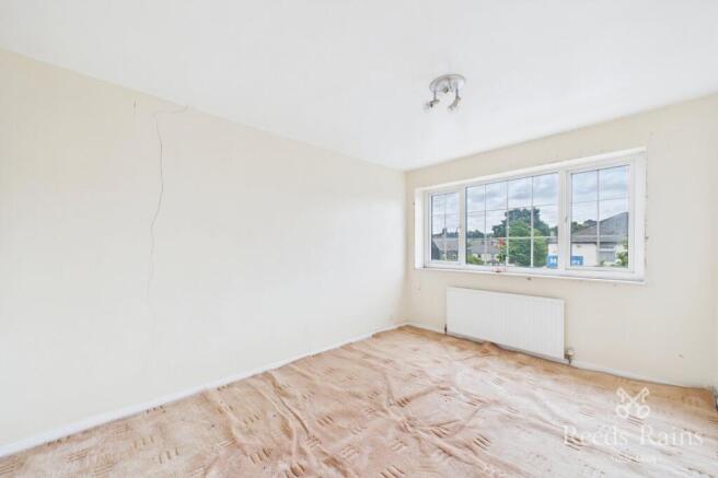 5 bed Detached for sale Image 12