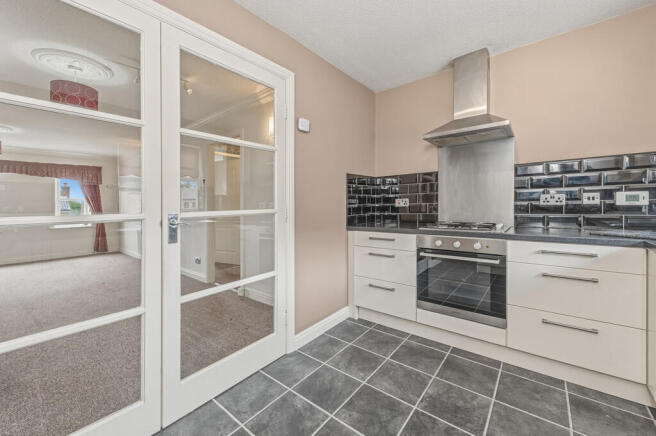 2 bed Apartment for sale Image 6