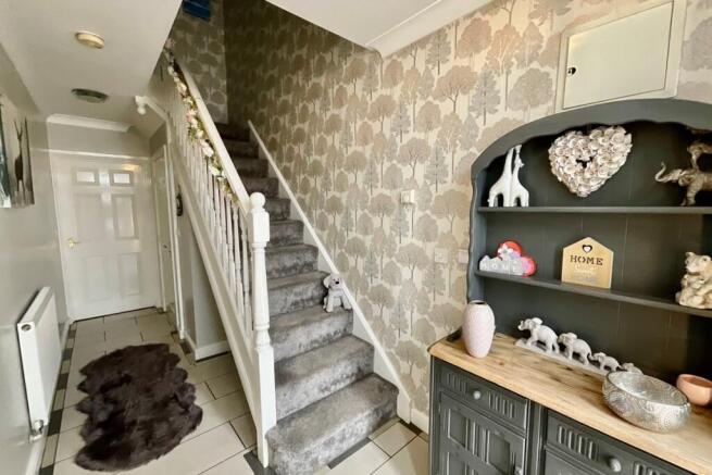 4 bed Detached for sale Image 2