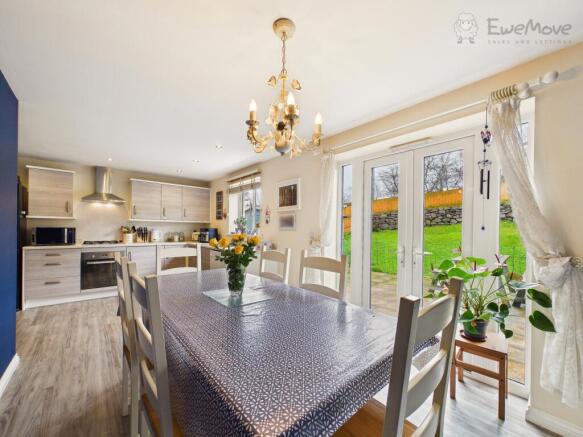 CAM03640G0-PR0090-STILL013