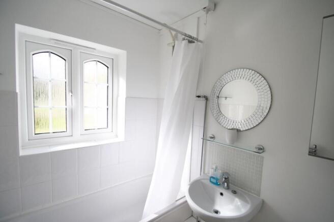 2 bed Flat to rent Image 8