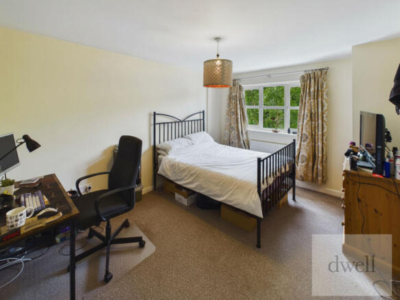 4 bed Flat to rent Image 5