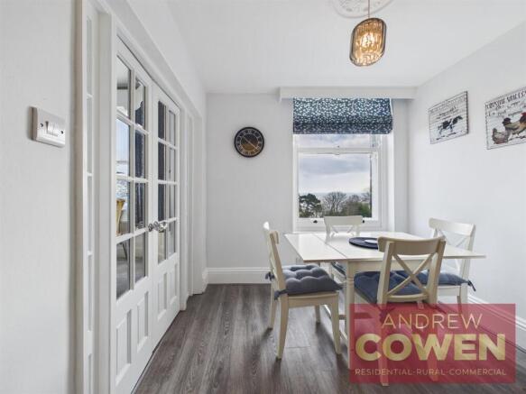 2 bed Apartment for sale Image 6