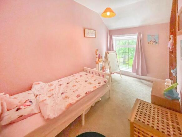 3 bed Terraced for sale Image 8