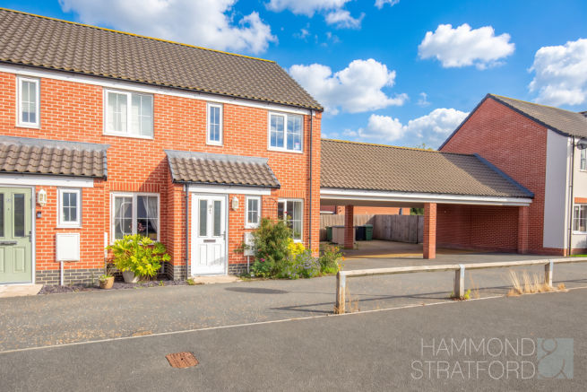 2-bed terraced on Harness Maker Way, Hethersett, £220,000