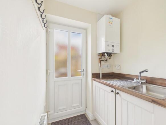 3 bed Semi-Detached for sale Image 7