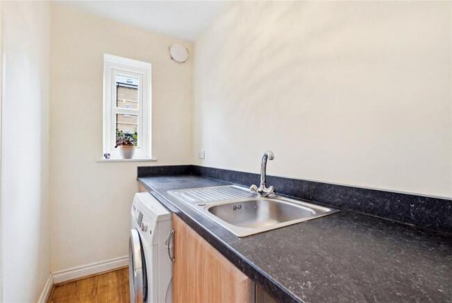 3 bed Terraced for sale Image 9