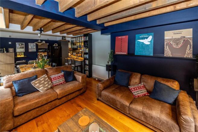 2 bed Apartment for sale Image 12