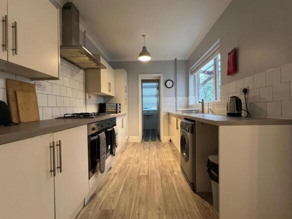 Kitchen v.2.jpg