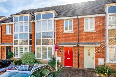 Fairwater Drive, Shepperton, TW17