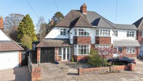10, Mickleton Drive, Leicester LE5 6GD