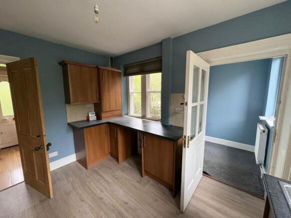 3 bed Semi-Detached for sale Image 6